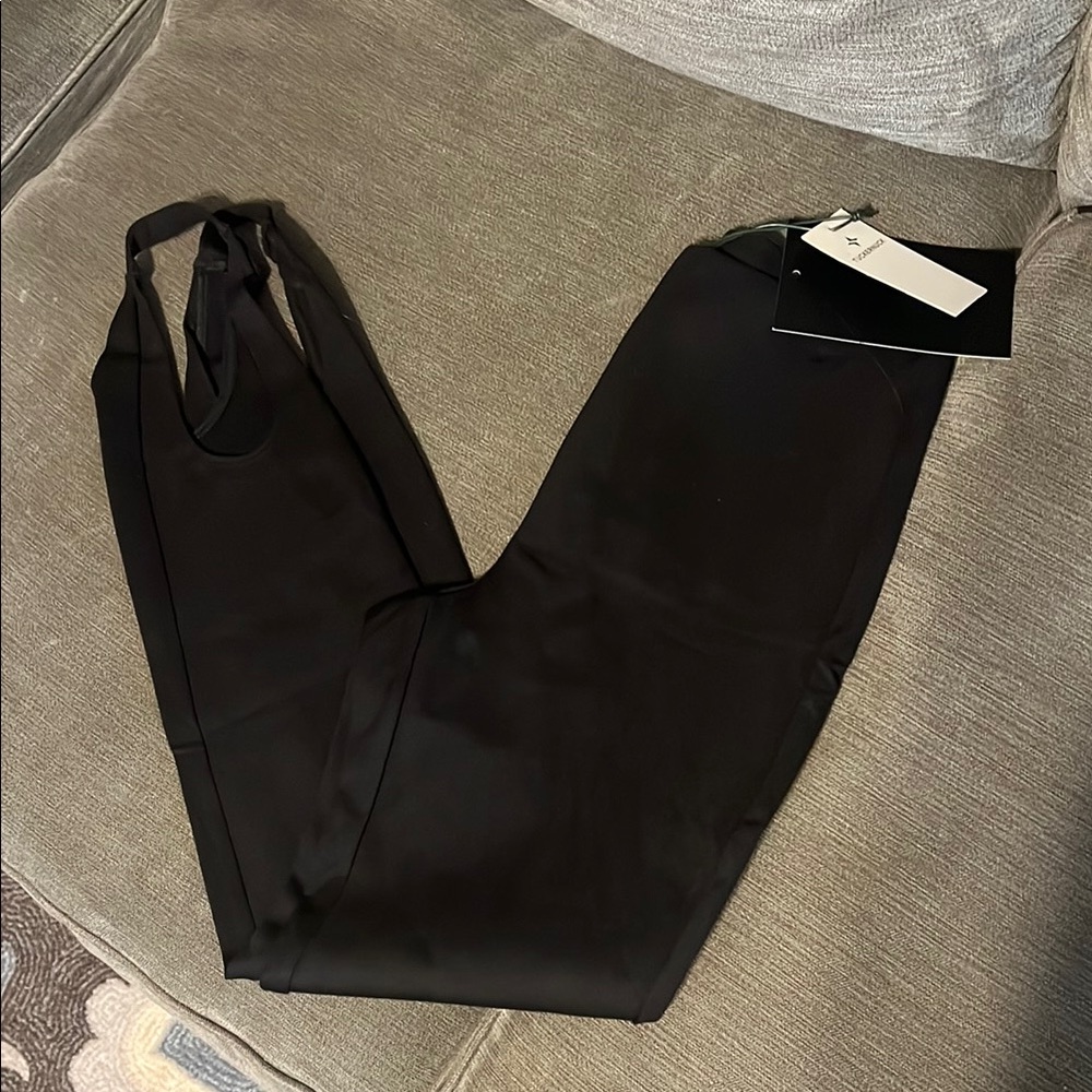 Tuckernuck Elegant Black Stirrup Leggings - Picture 2 of 5